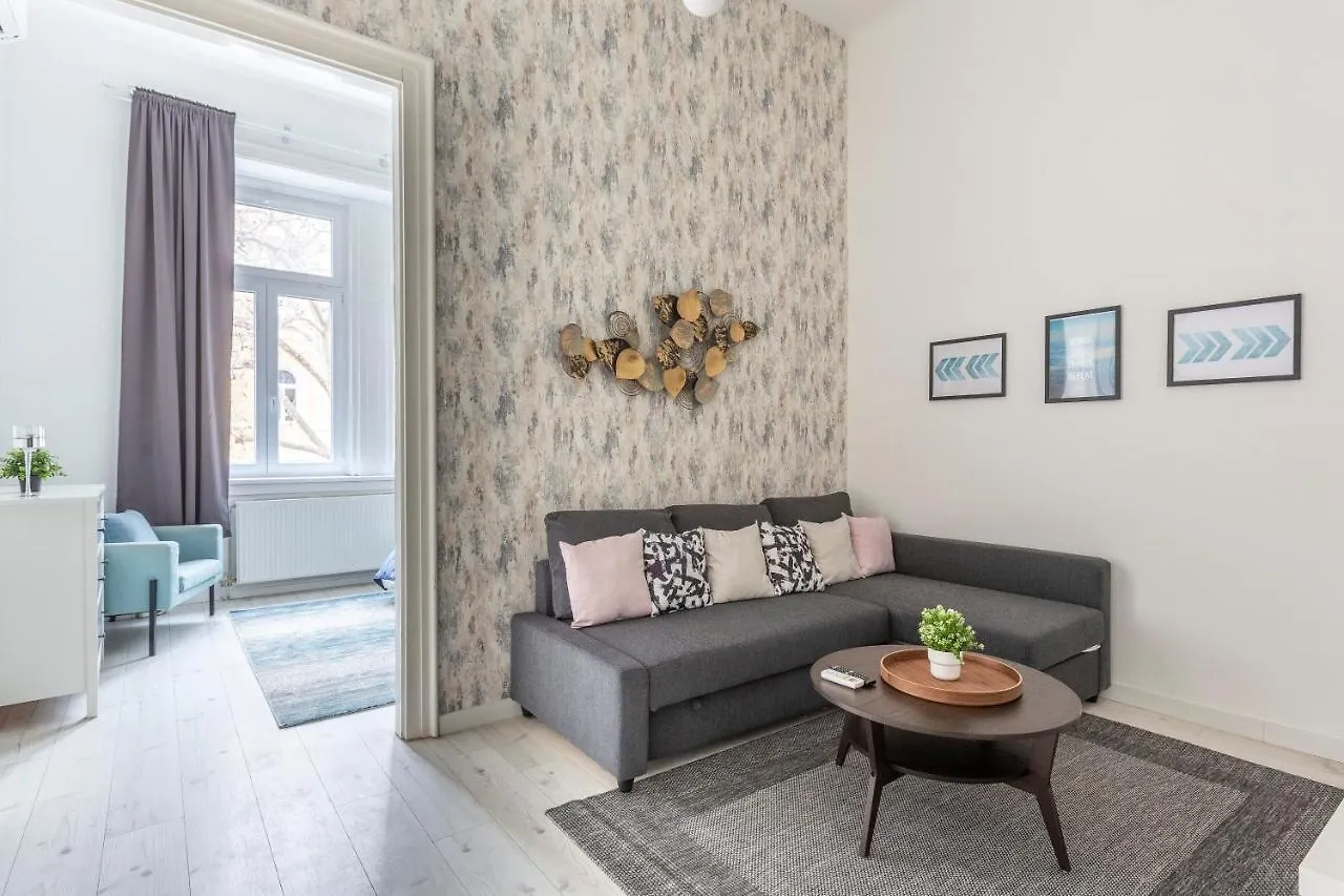 Apartment Deluxe Cozy Home In The Heart Of Budapest