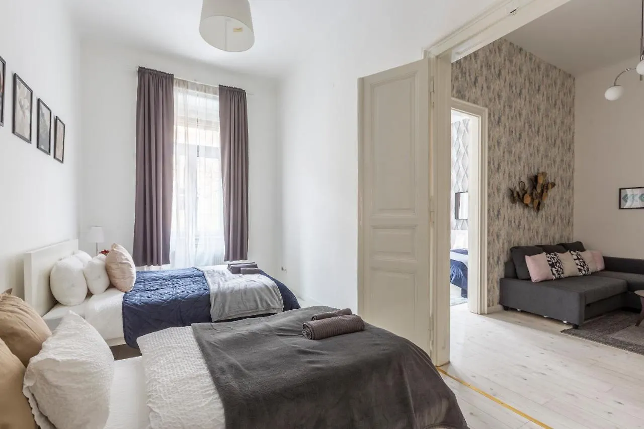 Apartment Deluxe Cozy Home In The Heart Of Budapest