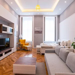Apartment Joy On Kiraly Street, Budapest