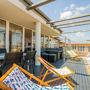 Apartment Luxury With Balcony In Downtown, Budapest