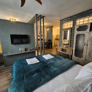 https://apt-moodsolutionsskg.hotelschalkidiki.net