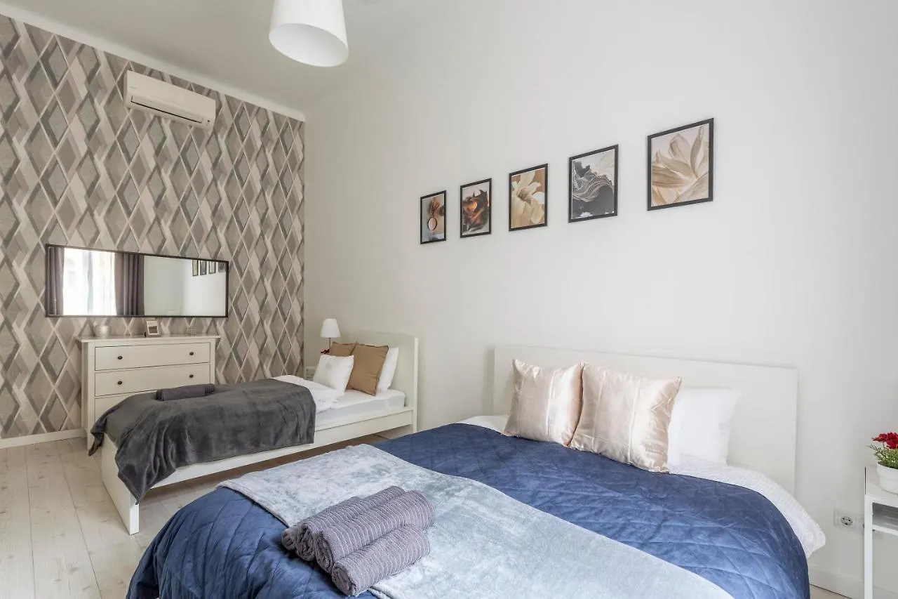 Apartment Deluxe Cozy Home In The Heart Of Budapest
